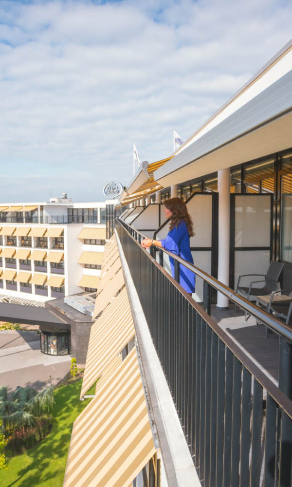 WEB-Balkon-Hotelkamer-4e-etage-uitzicht-Agnes-2
