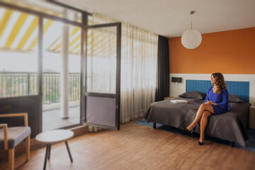web-balkon-hotelkamer-4e-etage-bed-agnes-2-edit