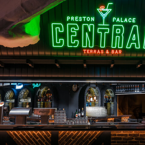 Preston-Palace-Central-Bar