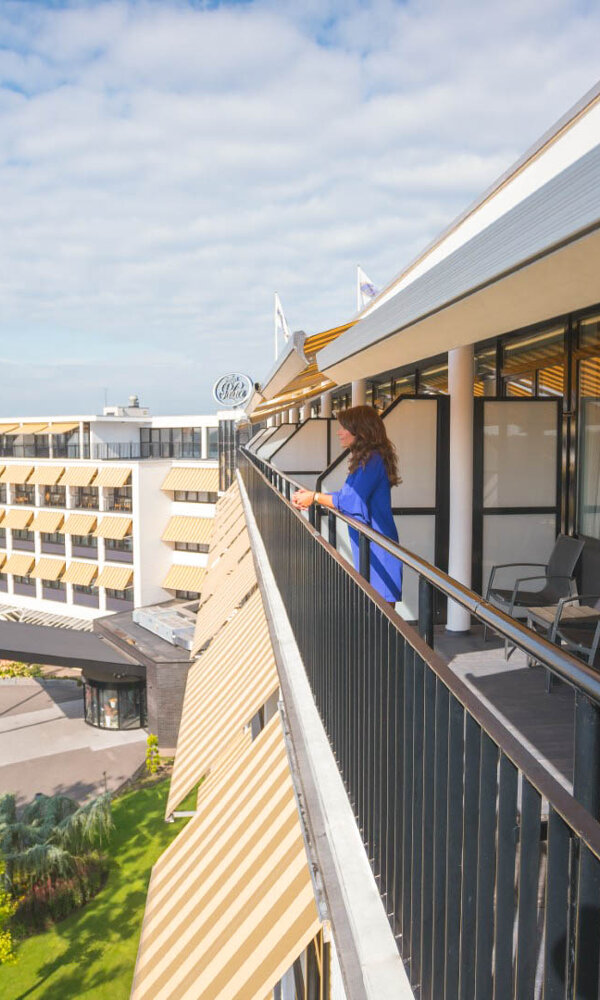 WEB-Balkon-Hotelkamer-4e-etage-uitzicht-Agnes-2